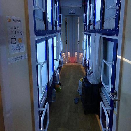 Qb Sleep Capsule Hotel Kuta (Bali) Exterior photo